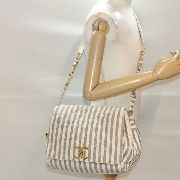 Chanel Matelassé White Canvas Shoulder Bag (Pre-Owned) - Picture 7 of 16